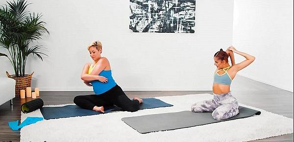  MommysGirl Vanna Bardot Has A Hardcore Fingering Yoga Training With Hot MILF Ryan Keely